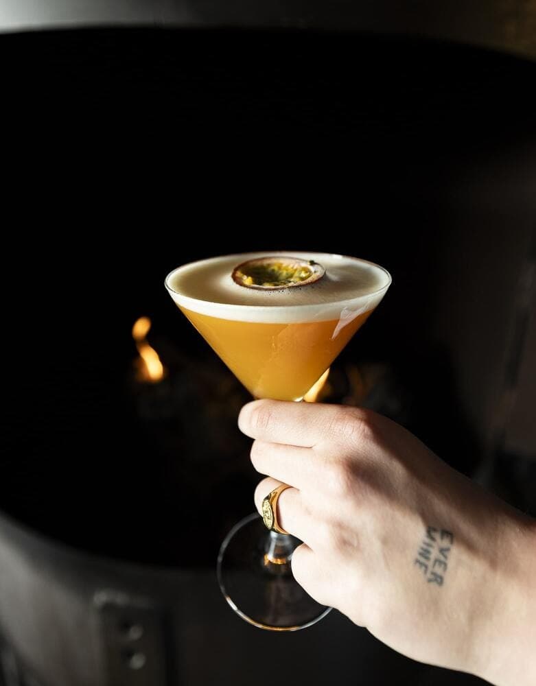 Foodhall Cocktail Handmodel Min